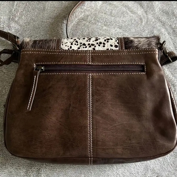 Ariat Leather Purse LIKE NEW! - Picture 2 of 7